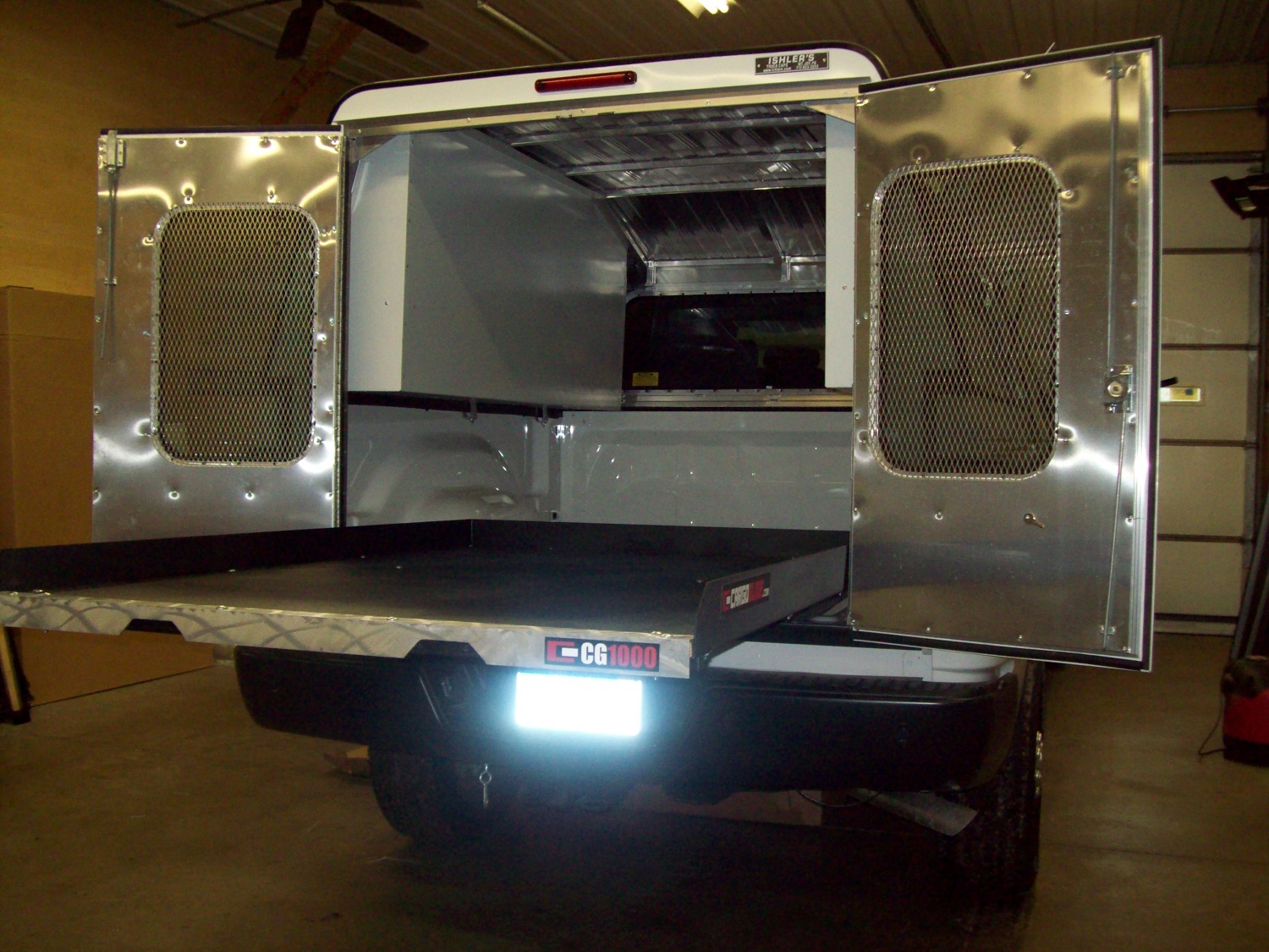 Swiss Commercial HDU Aluminum Commercial Truck Cap Ishler's Truck Caps